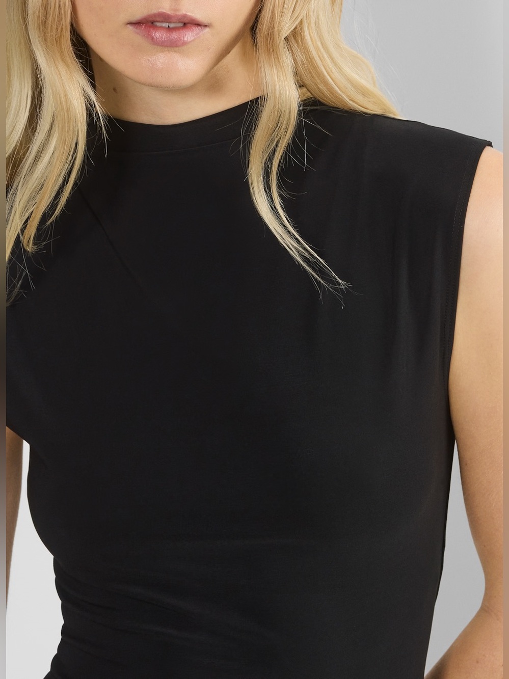 Aritzia Wilfred Smooth Matter Botanist Tank Top Mock Neck⁠ Black Size L - Picture 4 of 11